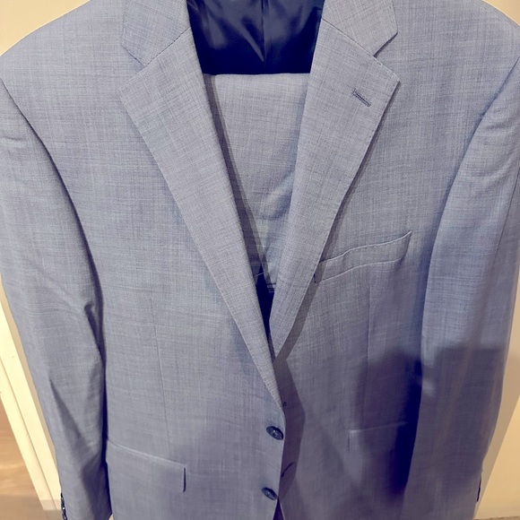 2 pieces suit Calvin klein. Color: blue. Size 40R pant: 34R - Picture 2 of 3